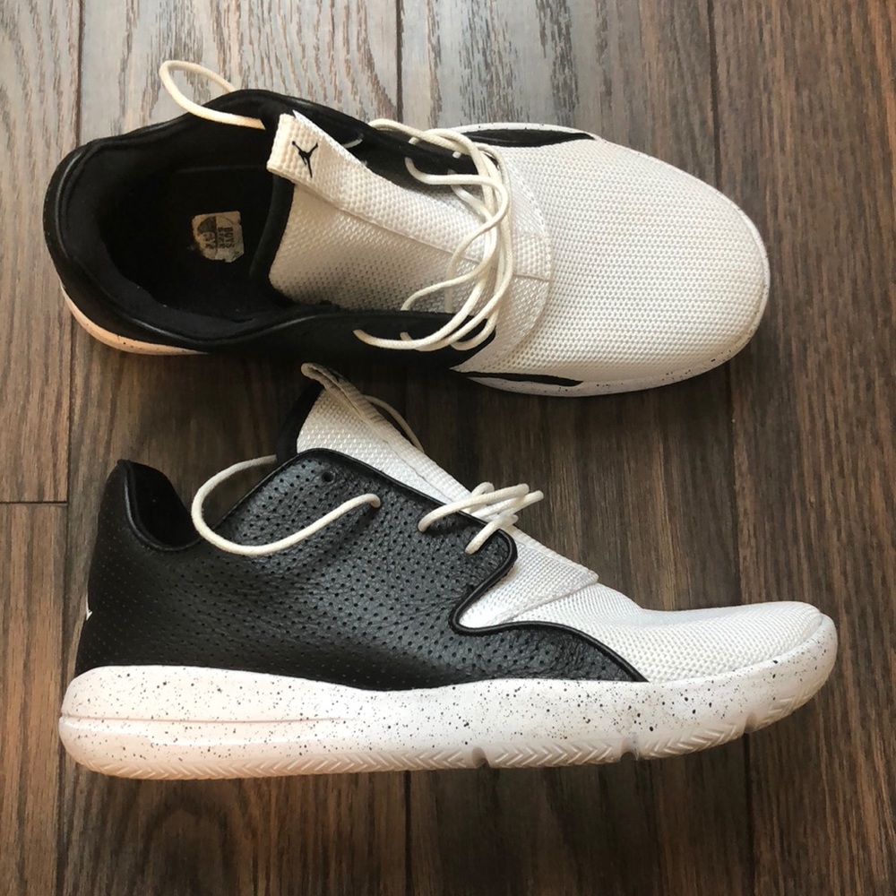 Jordan Eclipse Big kid size 6y